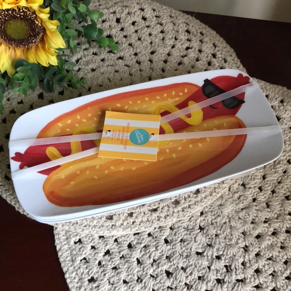 Hot Dog Melamine Serving Dinner Plates - set of 4